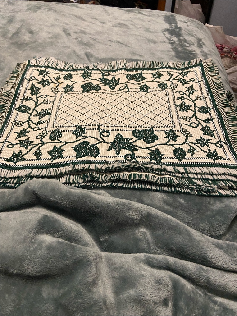 Green & Cream Vine Jacquard Table Linen